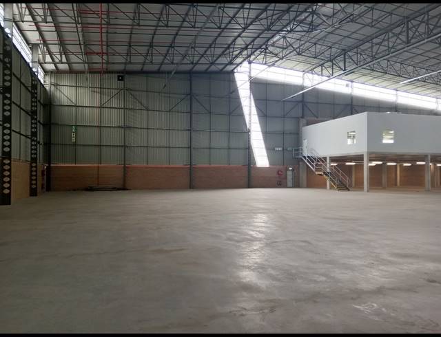 4,631M² WAREHOUSE TO LET IN AIRPORT PARK